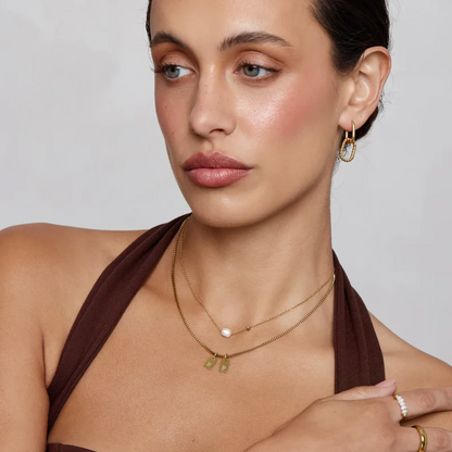 Collana con targhetta personalizzata e iniziale